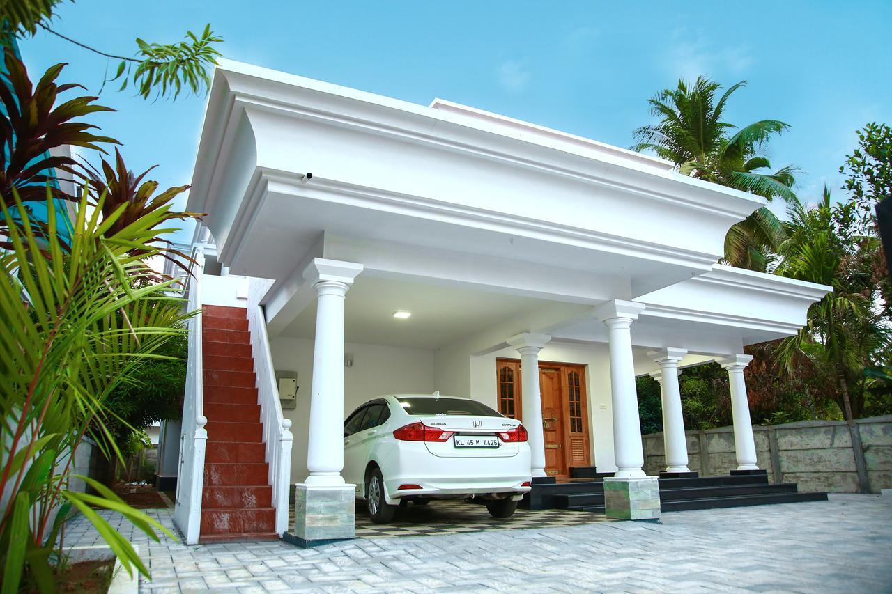 Luxury Villas Of Guruvāyūr Buitenkant foto